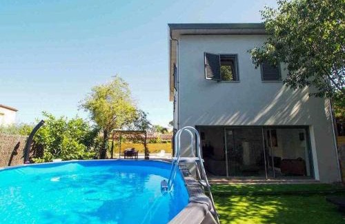 el Carme Villa | Villa Peralta Girona City w above ground Pool