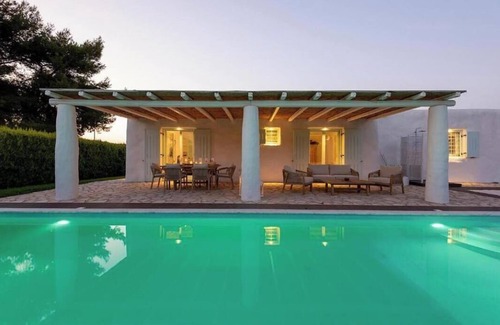 Tingaki Villa | Villa 'Perla Blanca' con piscina privada, Wi-Fi y aire acondicionado