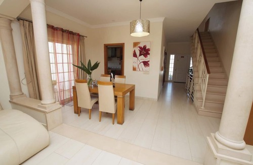 Guia Villa | Villa Perla - Tres Habitaciones Villa, Capacidad 6