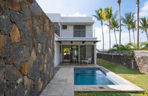 Grand-Baie Villa | VILLA PIEDS DANS L'EAU - GRAND BAIE