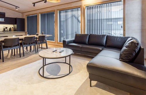 Syote Casa | Villa plywood by Interhome
