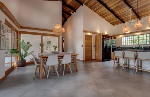 Chiguata Villa | Villa Port Vell, nueva casa 4 dormitorios/4 baños, piscina y bar