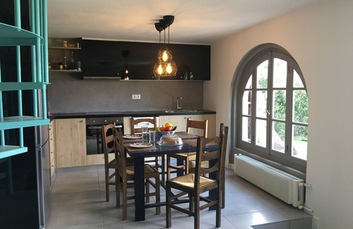 Ormos Agiou Ioannou Villa | Vista de ensueño. Casa Villa cerca del mar