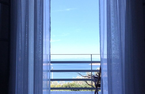 Ormos Agiou Ioannou Villa | Vista de ensueño. Casa Villa cerca del mar