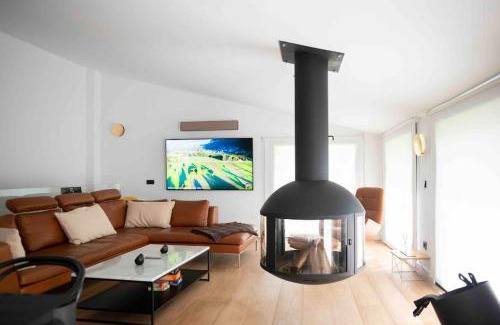 Patones de Arriba Chalet De Esquí | Villa privada y piscina salina y chimenea colgante