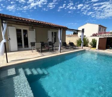 Saint-Andiol Casa | Villa Provençale avec Piscine Chauffée