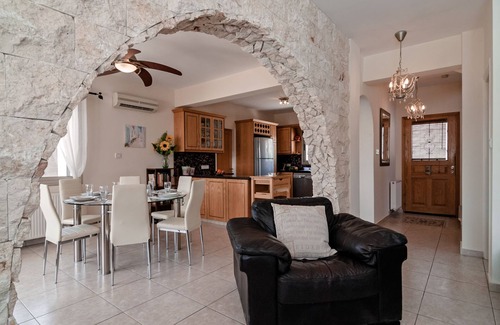 Peyia Town Villa | Villa Puccini