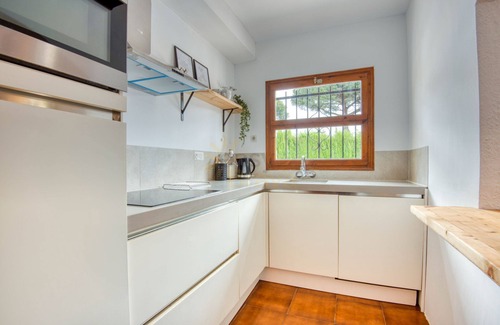 Calonge Chalet De Esquí | Villa Pura vida - Casa de una sola planta con piscina y aire acondicionado