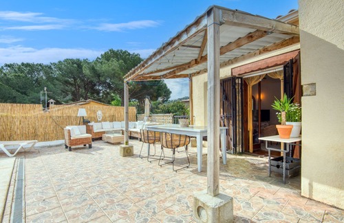 Calonge Chalet De Esquí | Villa Pura vida - Casa de una sola planta con piscina y aire acondicionado