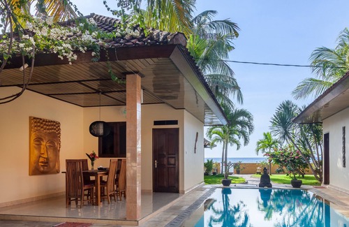 Banjartegehe Villa | Villa Puri Jati Retreat - Modern Oceanfront Pool Villa Lovina, DESAYUNO GRATUITO