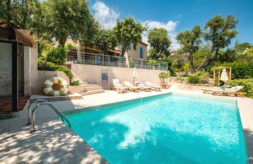 St. Jean de l’Esterel Villa | Villa QUERCIA, Au Cœur du Massif de l'Estérel Noël au Coin du Feu Mandelieu 10mn