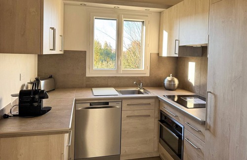 Saint-Maurice-dʼArdeche Villa | Villa-Moderno-Baño con bañera-Vista a la Piscina