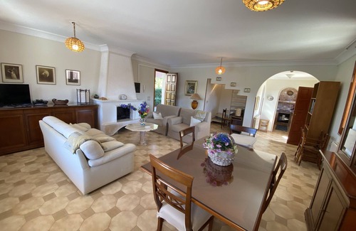 Castellammare del Golfo Villa | Villa Rosada (una villa contemporánea deliciosamente diseñada) - Último minuto julio