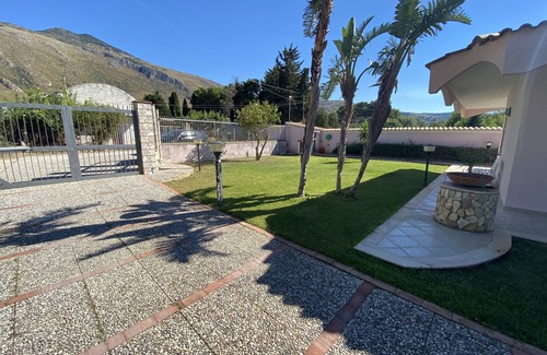 Castellammare del Golfo Villa | Villa Rosada (una villa contemporánea deliciosamente diseñada) - Último minuto julio