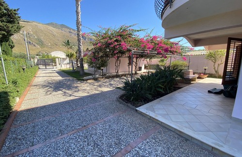 Castellammare del Golfo Villa | Villa Rosada (una villa contemporánea deliciosamente diseñada) - Último minuto julio