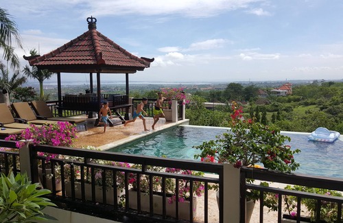 Bukit Villa | Enorme (8800 pies2) Hermosa villa de 5/6 camas (apta para niños) con impresionantes vistas