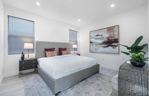 Poinsettia Heights Villa | Villa RendezVous- Stunning 4BDR with Pool, by VIAC