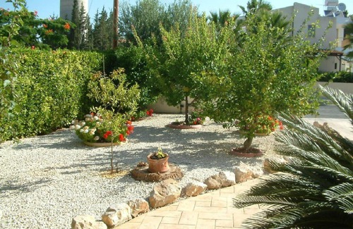 Geroskipou Villa | HK Villa Paphos: Vistas al mar: Piscina privada climatizada: Bañera de hidromasaje: WiFi: TV del Reino Unido: Bicicletas