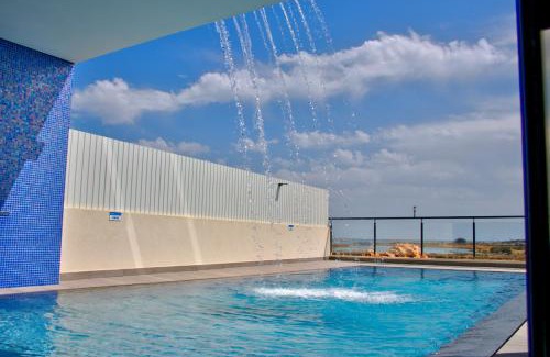 Portimao Villa | Villa Ria Alvor- Swimming pool & Jacuzzi