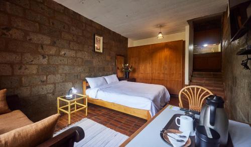 Runda Casa | Villa Rock Stop Falls Gigiri