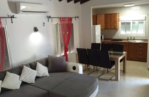 La Canuta Villa | Villa Romeo Calpe para grupos y familias numerosas con 2 piscinas.