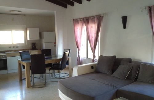 La Canuta Villa | Villa Romeo Calpe para grupos y familias numerosas con 2 piscinas.