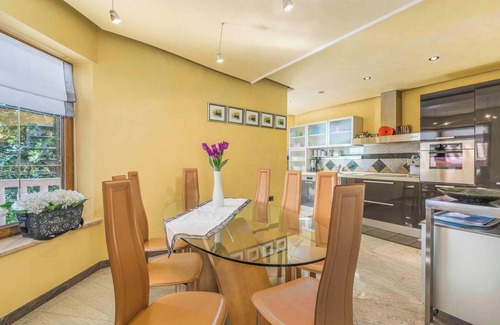 Presika Villa | Villa Rosa Labin - Five Bedroom Villa, Sleeps 10