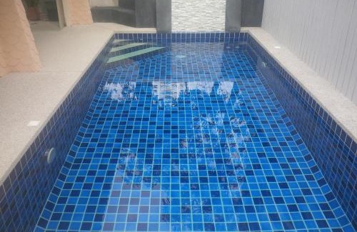 Jomtien Complejo | Villa Rosa with Private Pool and Jacuzzi 100m to beach