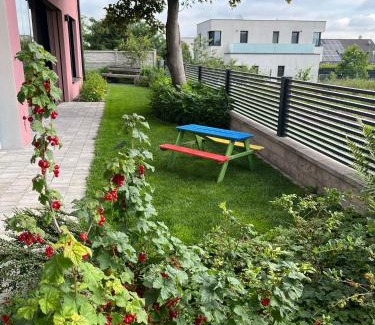Haslau-Maria Ellend Apartamento | Villa Rose close to Vienna & Airport