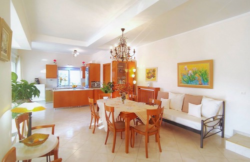 Agia Villa | Villa Rosemagnolia, piscina de 35m², en verde, jardines, pleno sol cerca de todo
