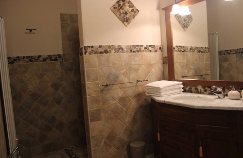 Paruzzaro Cama Y Desayuno | Villa Rosy B&B