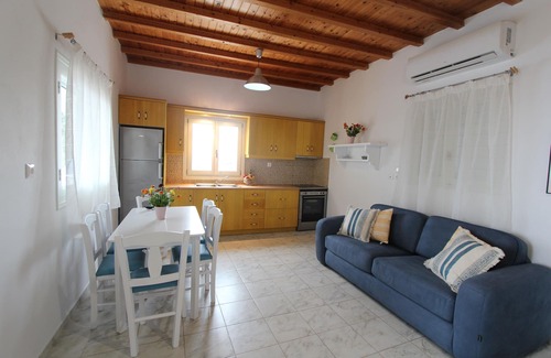 Naxos Cabaña | Villa Rouvis with outdoor Hot Tub