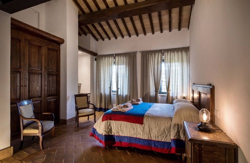 San Brizio Villa | Villa Rovicciano, sleeps up 20. Luxury, heatable pool, lift, breakfast included