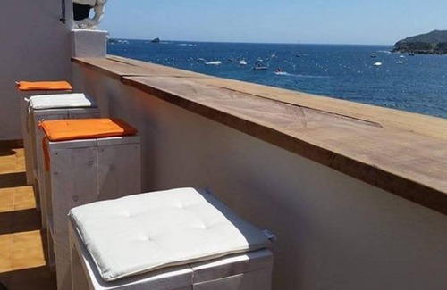 Cadaques Casa | 'Villa Rubia' luxurious beachfront house-chic Mediterranean Cadaques