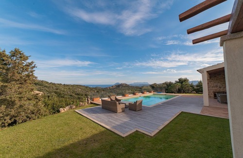 Arzachena Villa | Villa 'Ruja' con vistas al mar, Wi-Fi y aire acondicionado