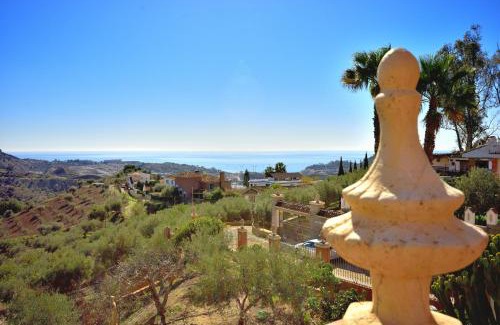 Malaga-Este Villa | Villa rural en Málaga con piscina y vistas al mar