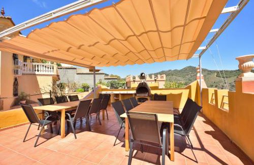 Malaga-Este Villa | Villa rural en Málaga con piscina y vistas al mar