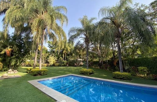 Tezoyuca Casa | VILLA RUSTICA CON HERMOSOS JARDINES Y PISCINA PRIVADA PARA INOLVIDABLE ESTANCIA
