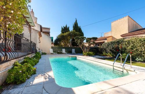 Port-Saint-Louis-du-Rhone Cama Y Desayuno | Villa Salamandre