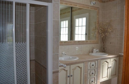 Saint-Maurice-dʼArdeche Casa | Casa Saint-Maurice-d'Ardèche, 4 dormitorios, 8 personas