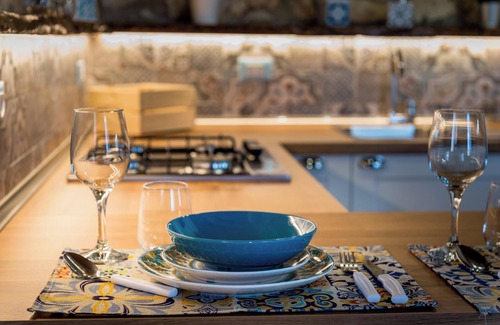 Castellammare del Golfo Villa | Villa Muros de Piedra con vistas al mar, terraza, jardín, bañera de hidromasaje y Wi-Fi