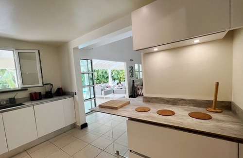Saint-Francois Villa | Villa Saint François Ref G242 5 ch+mezz face mer