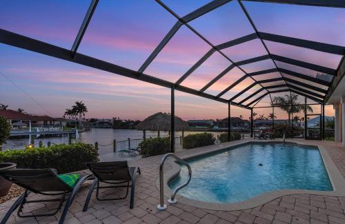 Pelican Casa | Villa Salty Shoreline, Cape Coral
