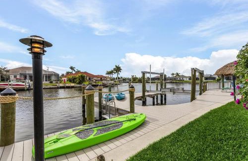 Pelican Casa | Villa Salty Shoreline, Cape Coral