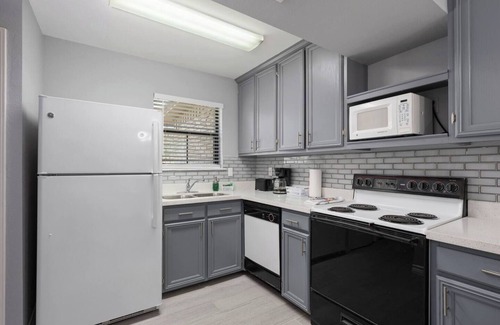 Brownsville Condominio | Villa San Andres - Pool, Hot Tub, Gym, & Golf