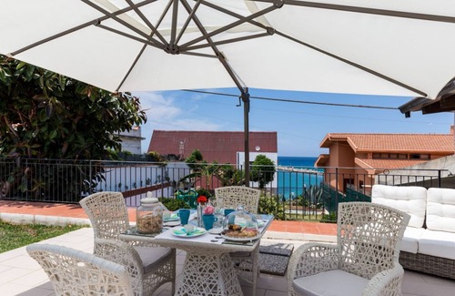 Cinisi Villa | "Villa San Giorgio - Villas en alquiler en Cinisi, Sicilia, Italia"