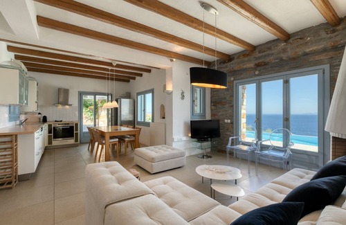 Kea Villa | Villa de lujo con piscina infinita privada, vistas impresionantes, calma
