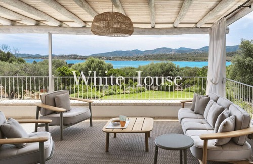 Porto Istana Villa | Villa Sandy Toes - with garden by the sea