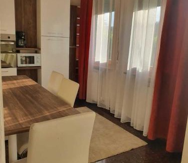 Sandra Apartamento | Villa Santa Maria - Giardino privato - vista fiume