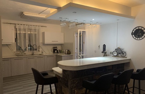 Pointe Aux Piments Apartamento | villa santa con piscina